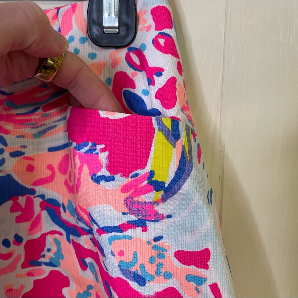 Lilly Pulitzer flattering pink patterned skort - Picture 6 of 9